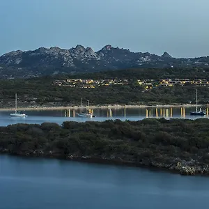 3* Aparthotel Cala Petralana